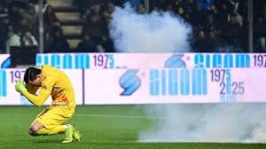 恭喜！跻身世界前五后羽毛球名将向女友求婚成功，事业爱情双丰收